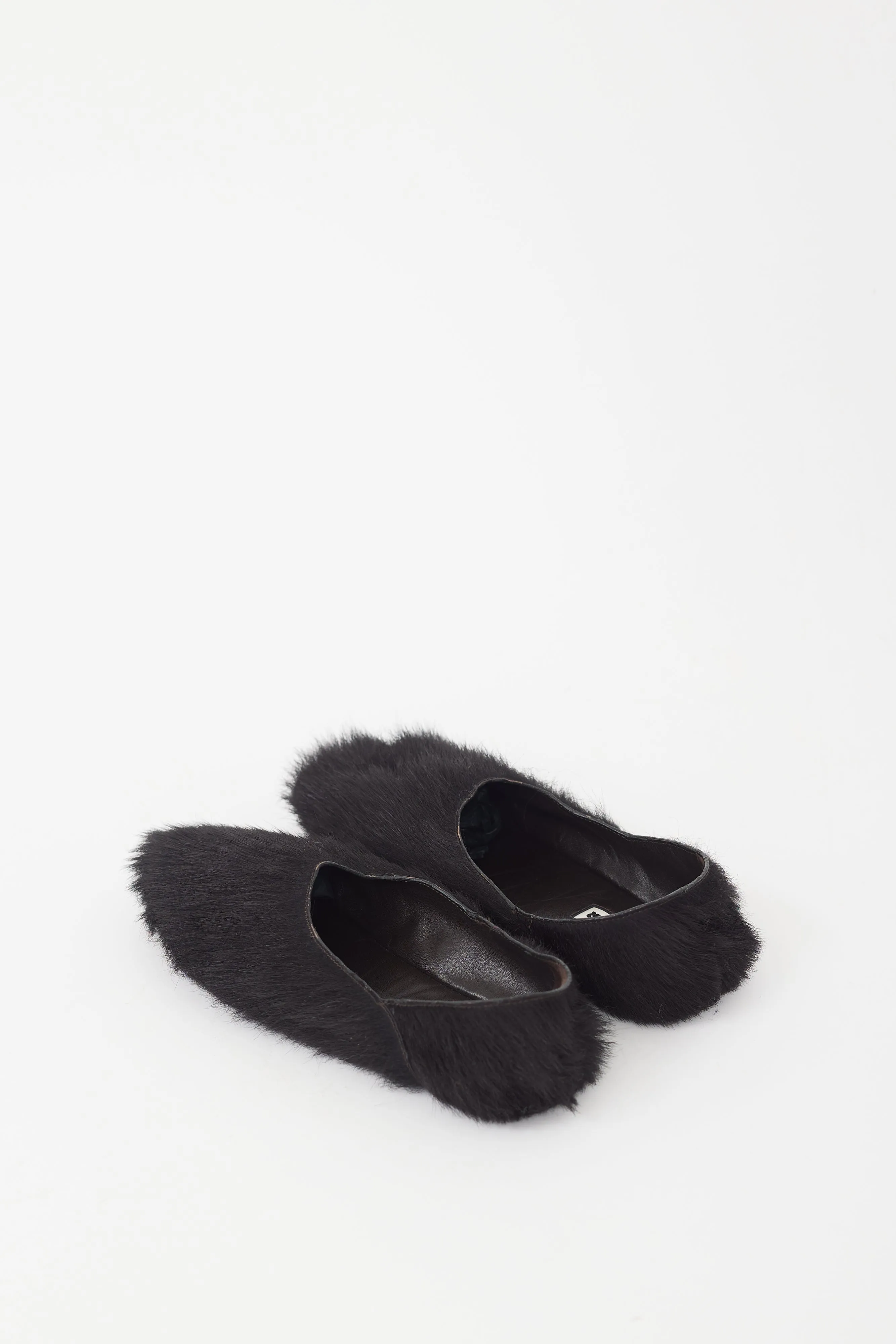 Black Textured Flat