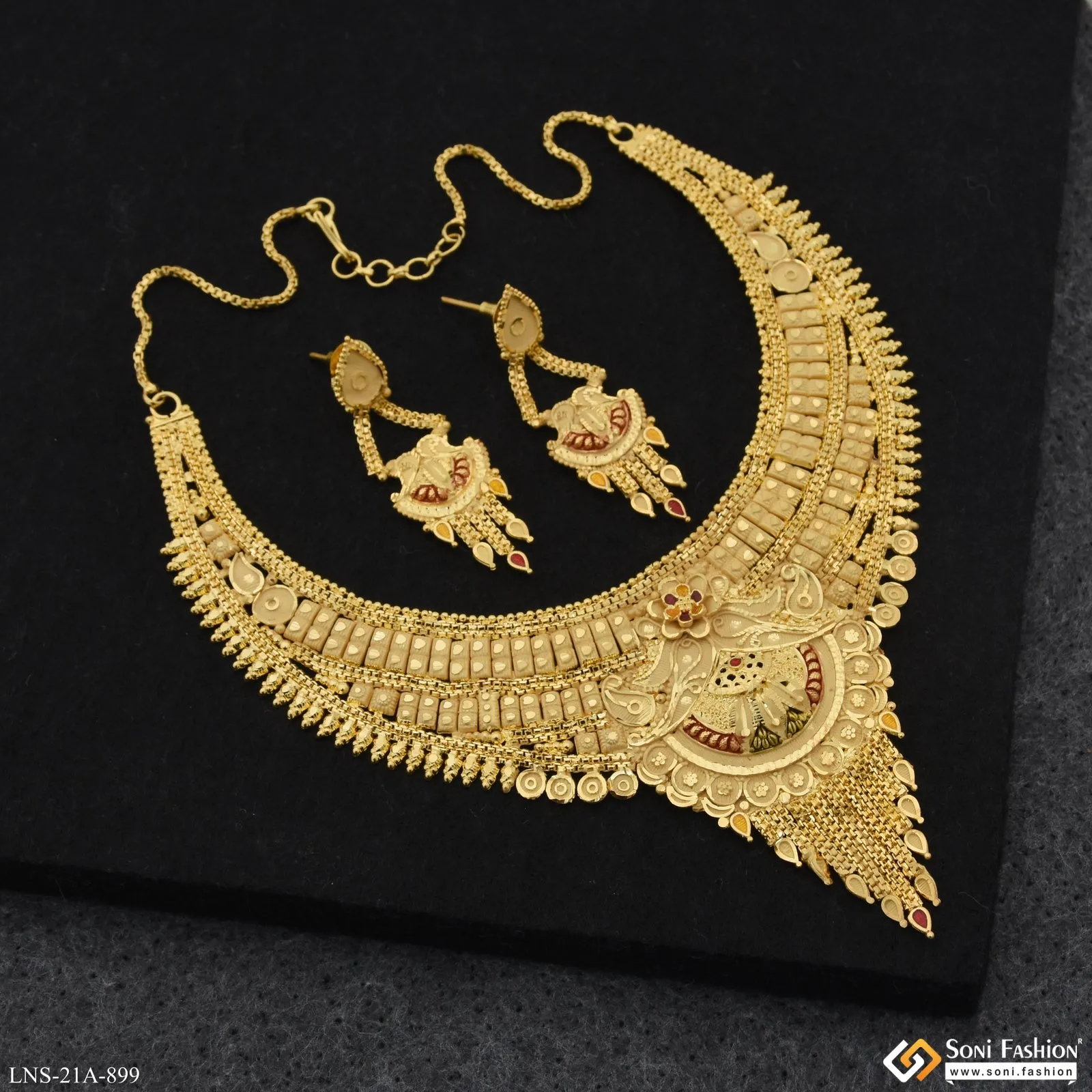 Eye-Catching Design Gold Plated Necklace Set for Women - Style A899