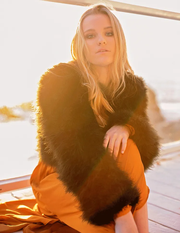 Lola - Crop Jacket in Jet