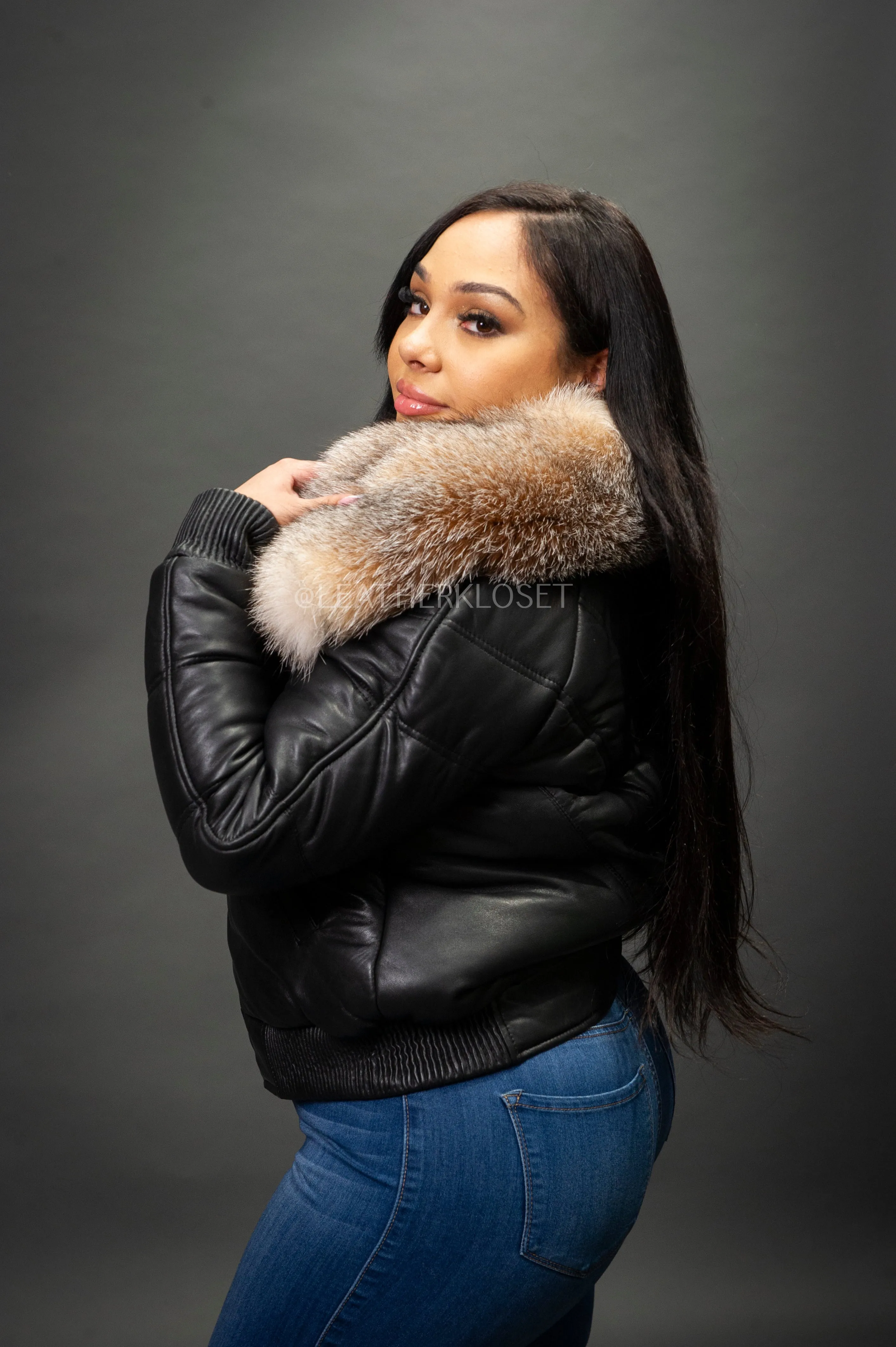 Women's V-Bomber Black Premium Fox Fur Collar [Crystal Fox]