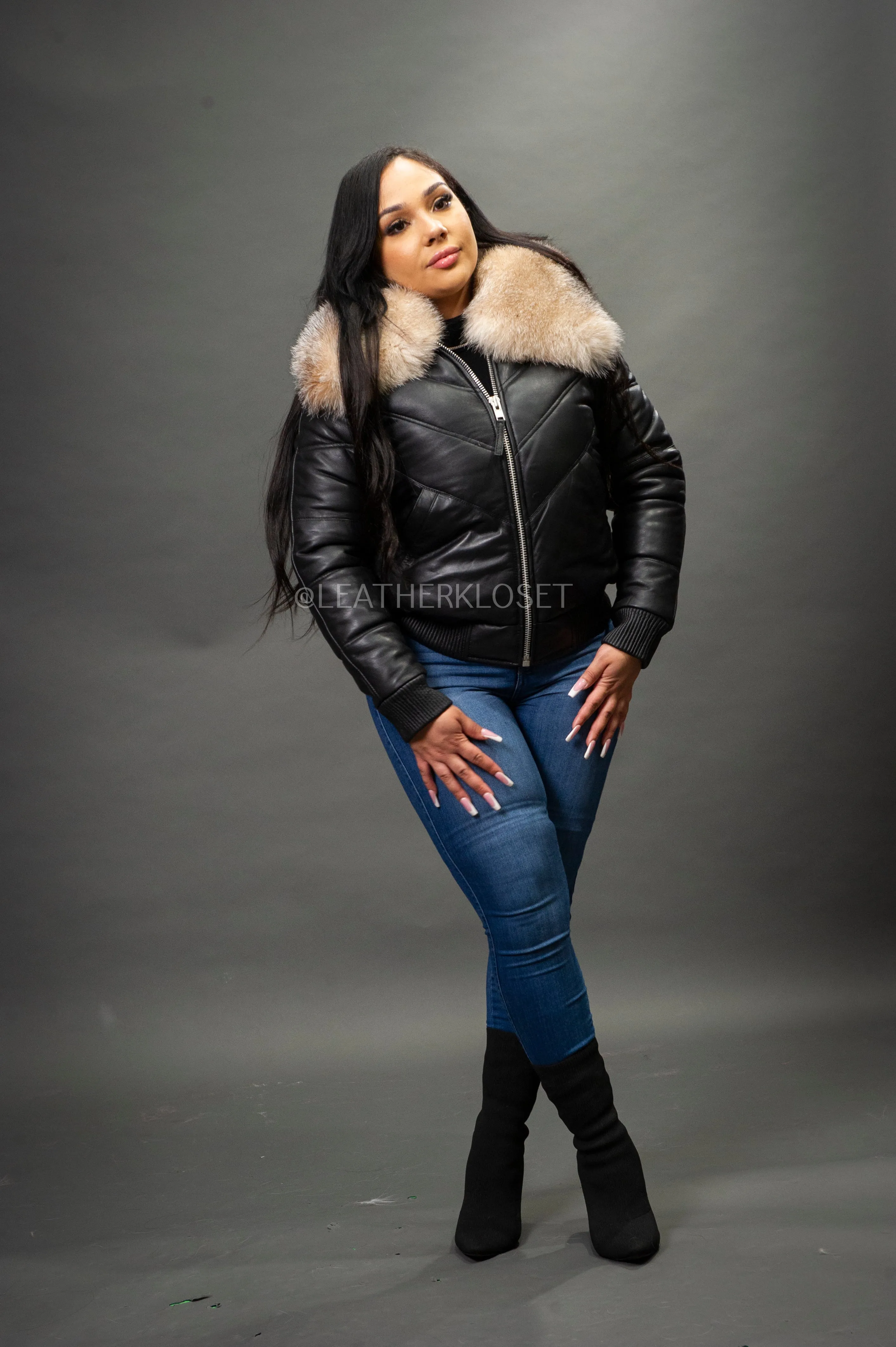 Women's V-Bomber Black Premium Fox Fur Collar [Crystal Fox]