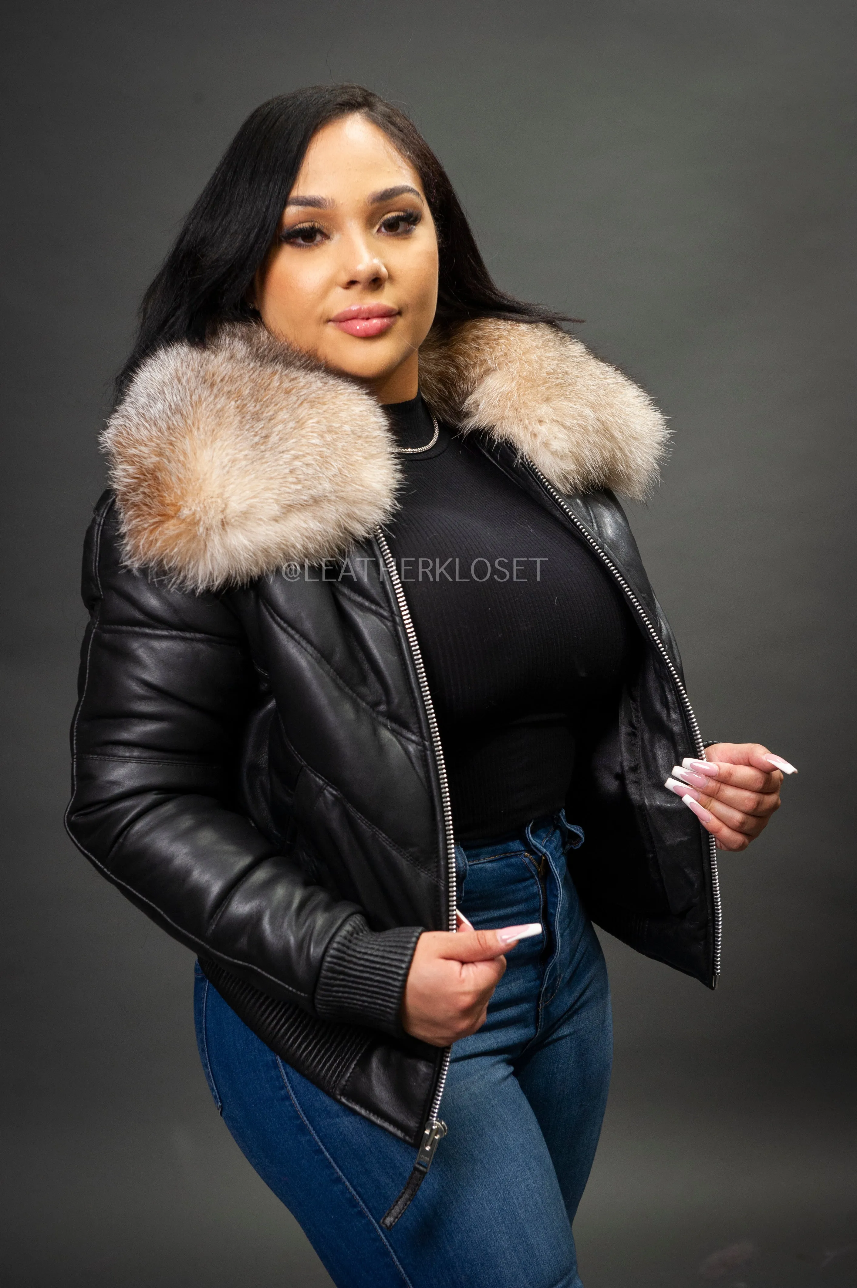 Women's V-Bomber Black Premium Fox Fur Collar [Crystal Fox]