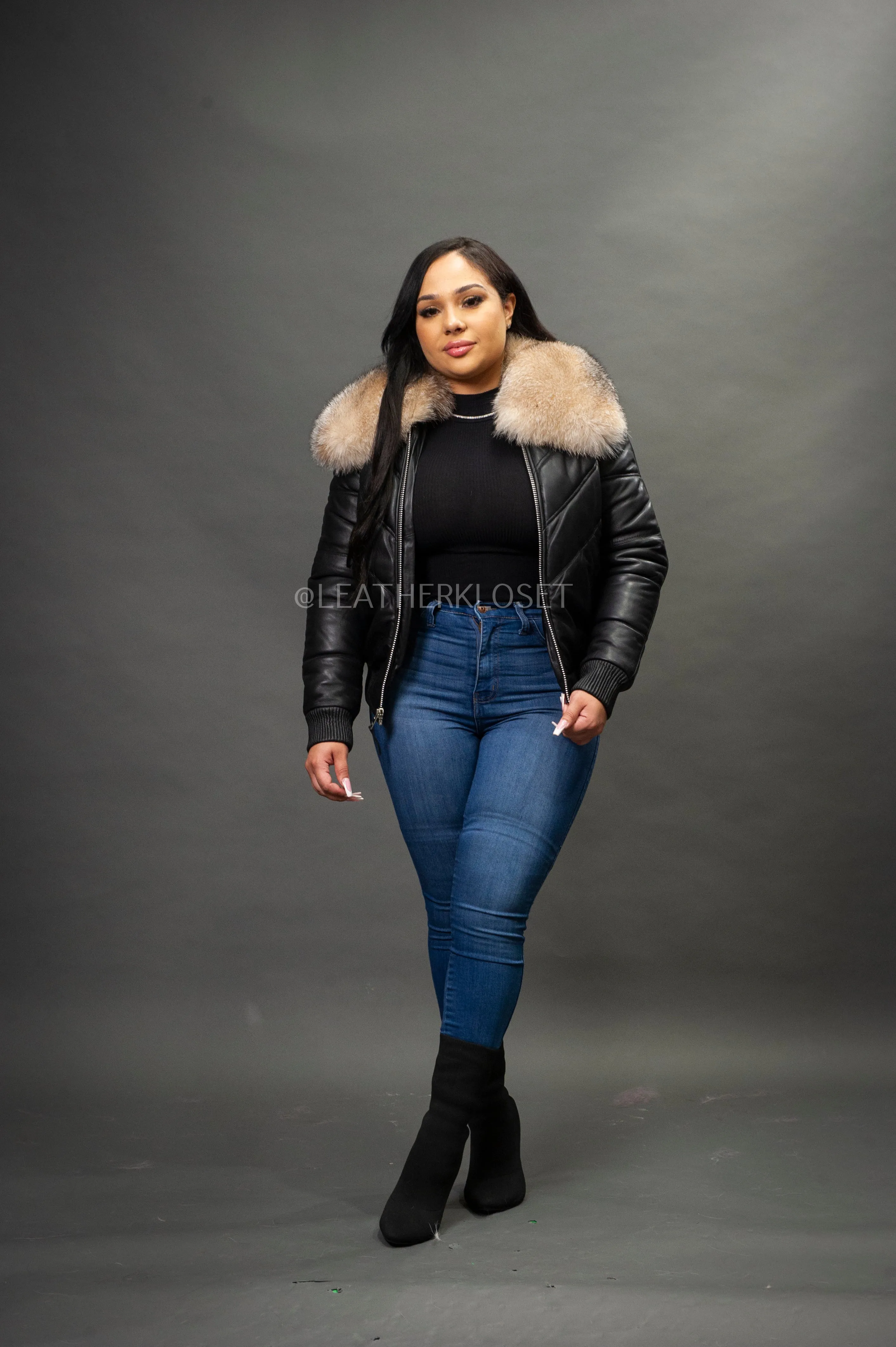 Women's V-Bomber Black Premium Fox Fur Collar [Crystal Fox]