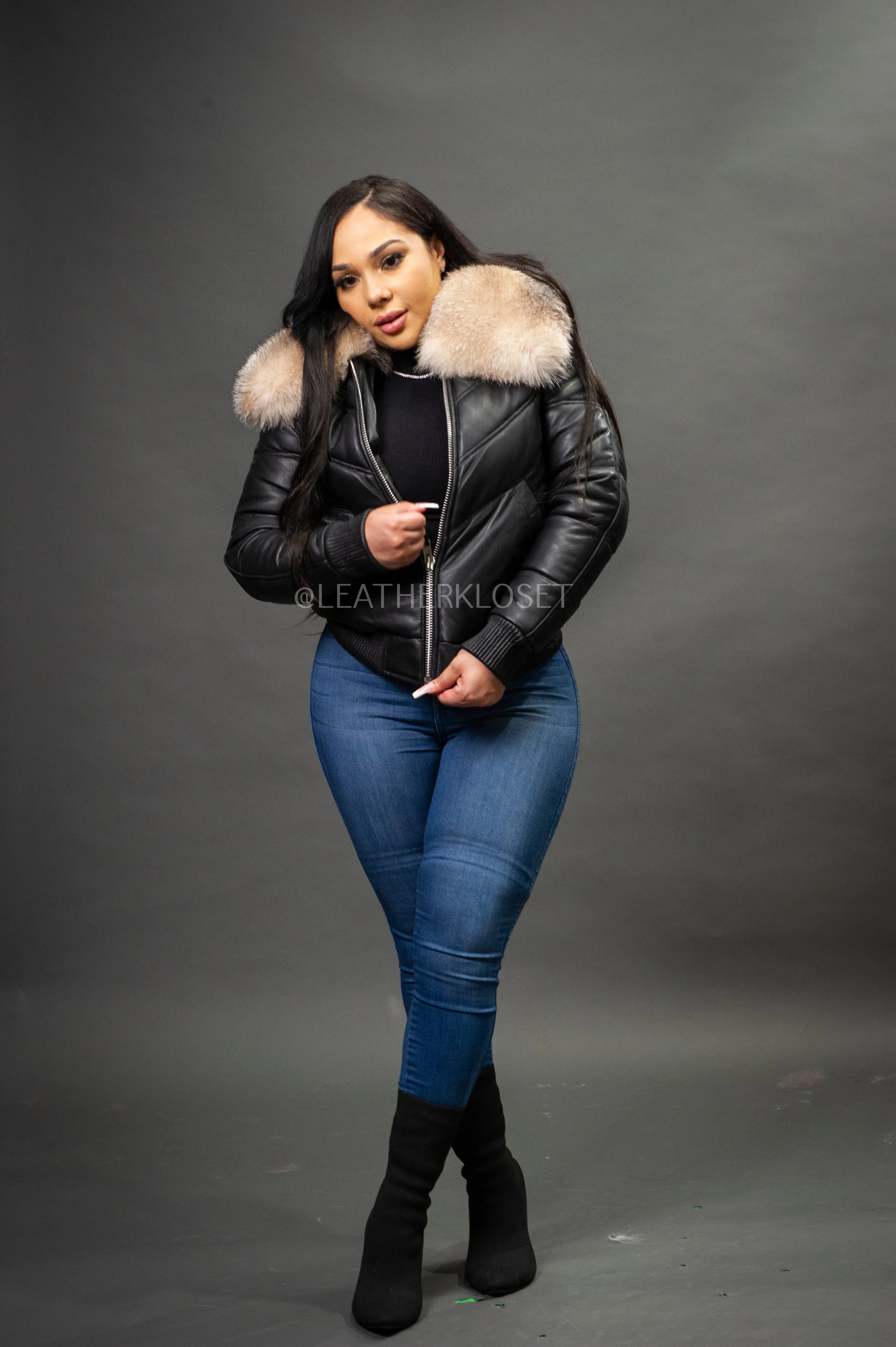 Women's V-Bomber Black Premium Fox Fur Collar [Crystal Fox]