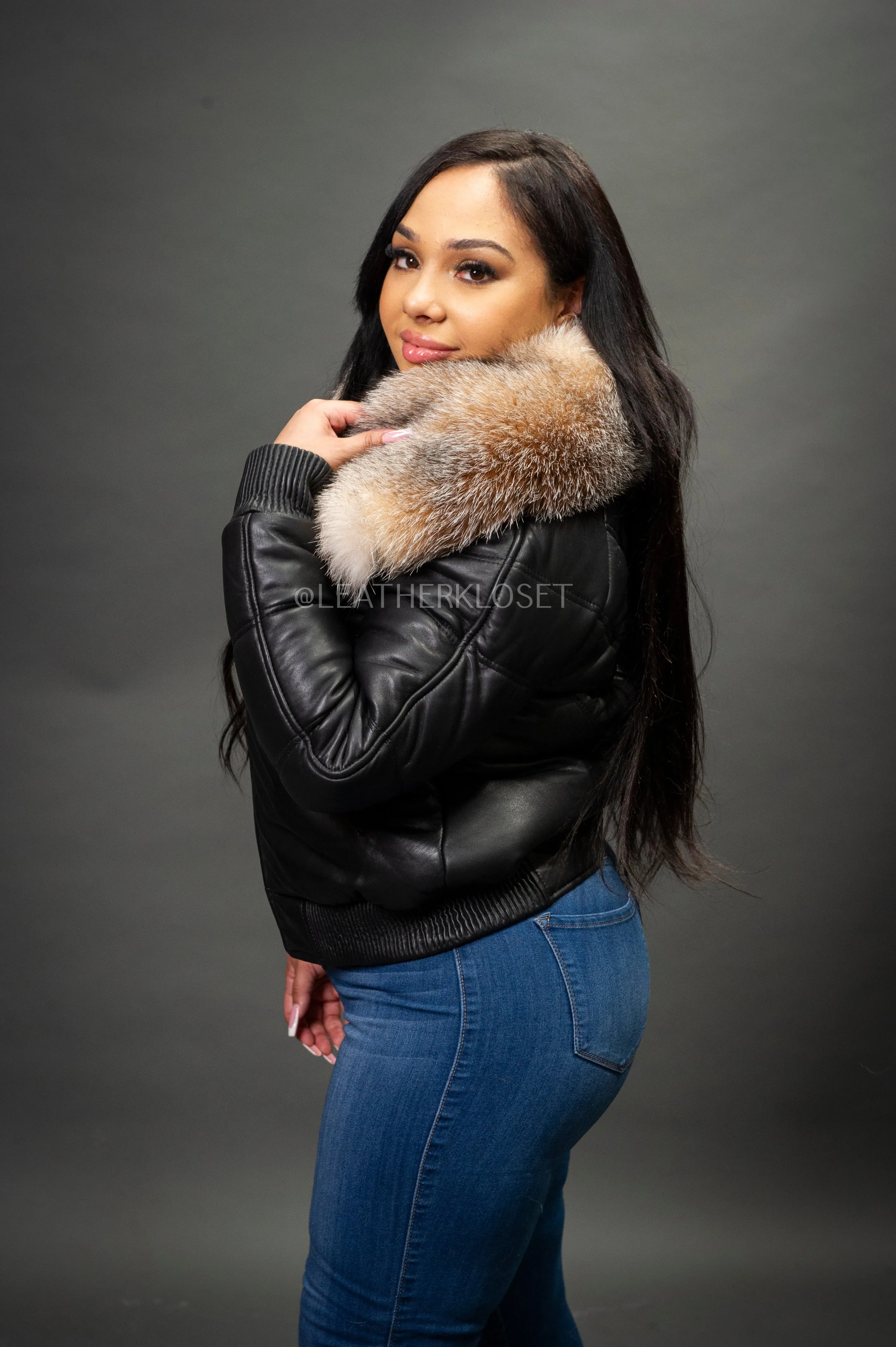 Women's V-Bomber Black Premium Fox Fur Collar [Crystal Fox]